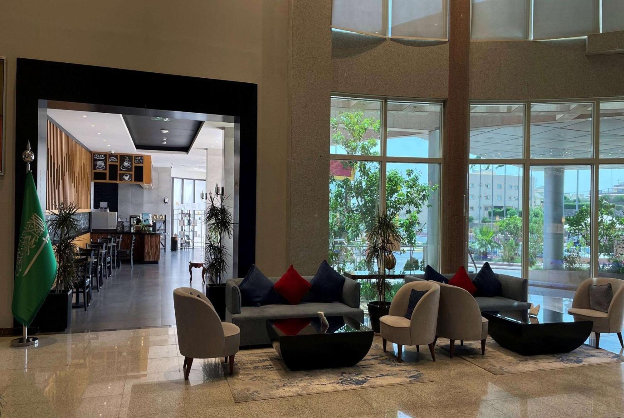 Ramada Hotel & Suites By Wyndham Al Qassim Al Bukayriah Esterno foto