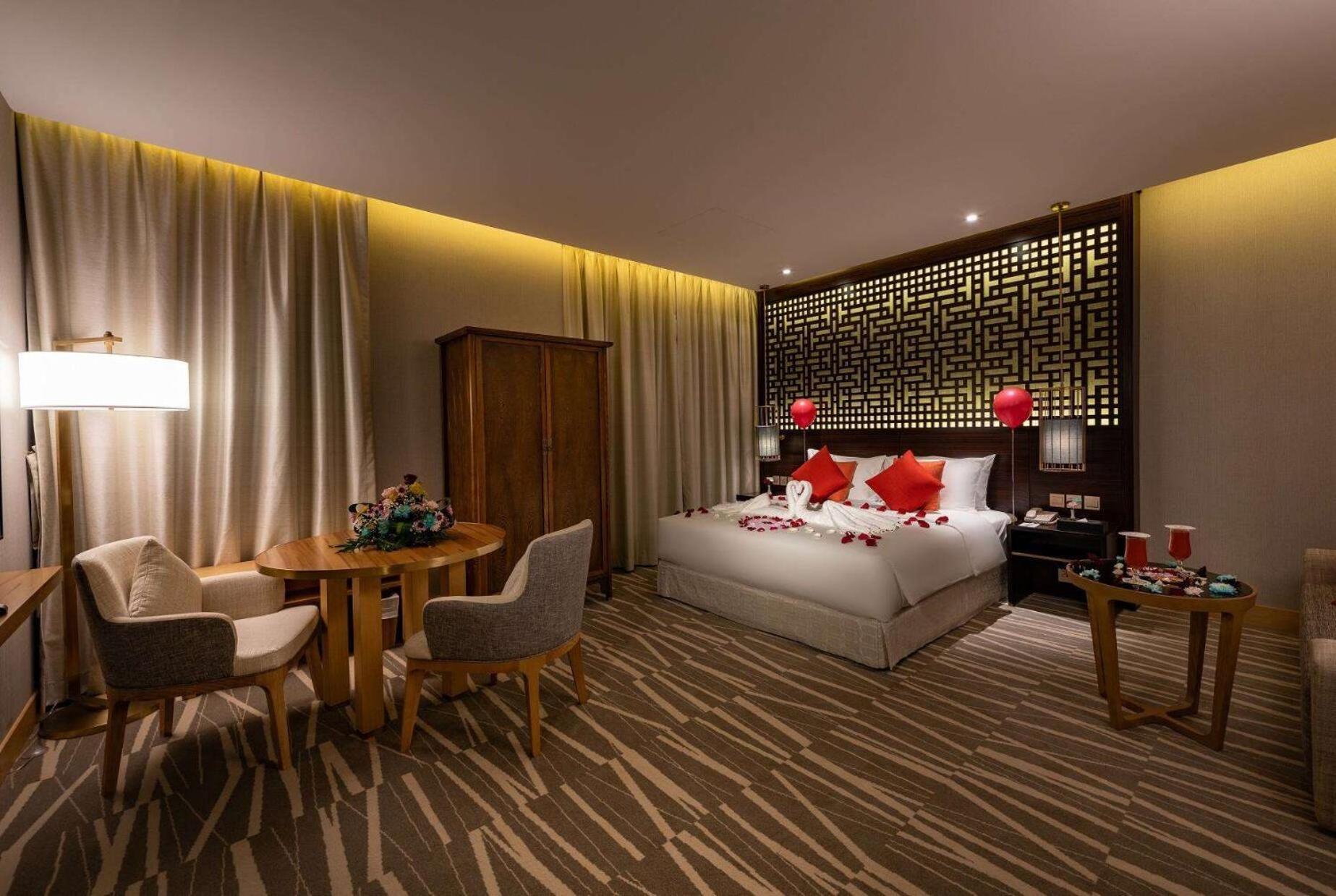 Ramada Hotel & Suites By Wyndham Al Qassim Al Bukayriah Esterno foto