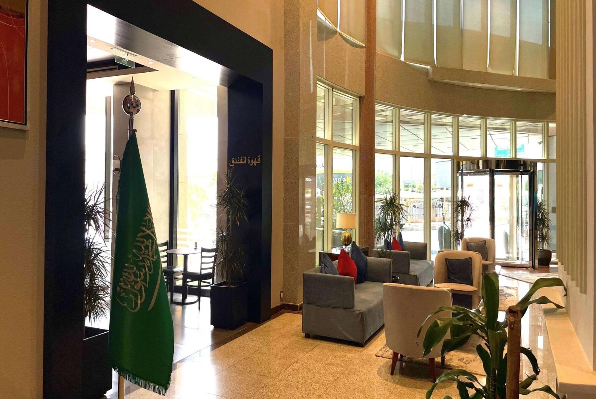 Ramada Hotel & Suites By Wyndham Al Qassim Al Bukayriah Esterno foto