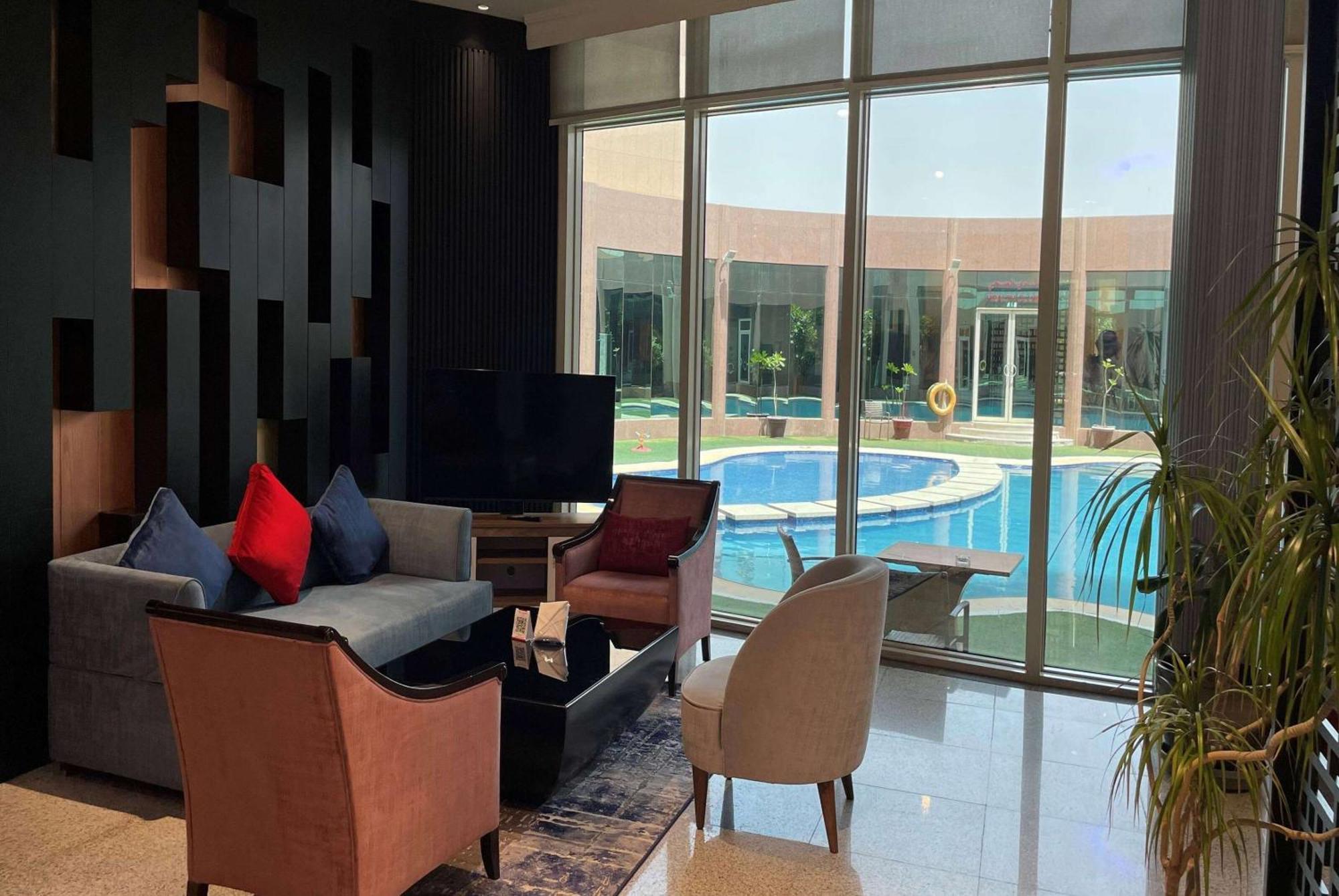 Ramada Hotel & Suites By Wyndham Al Qassim Al Bukayriah Esterno foto