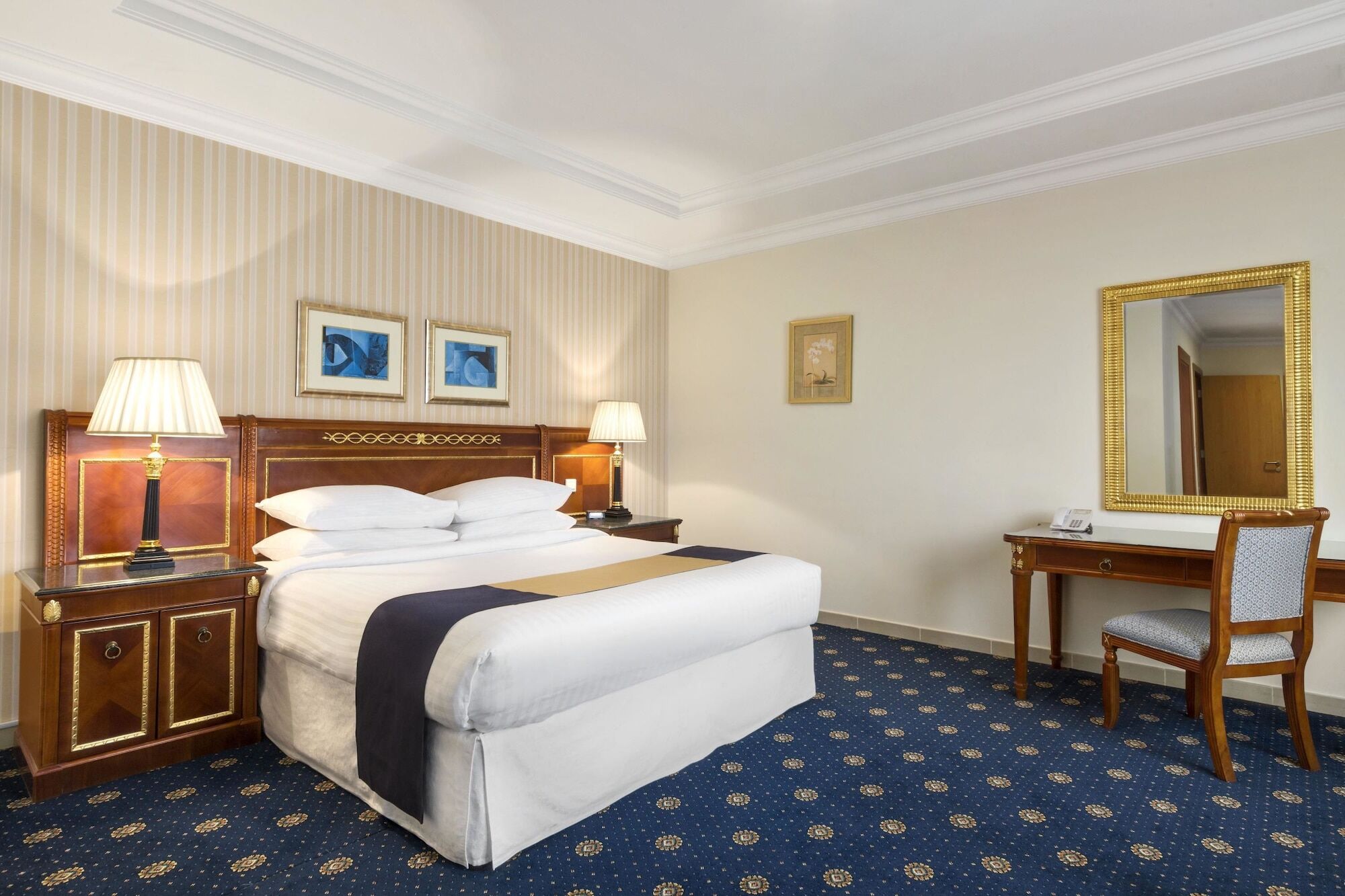 Ramada Hotel & Suites By Wyndham Al Qassim Al Bukayriah Esterno foto A room at the hotel