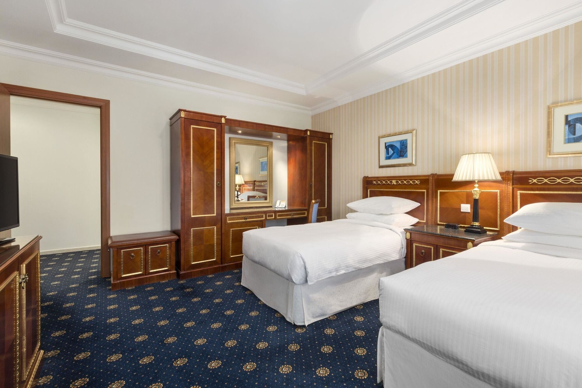 Ramada Hotel & Suites By Wyndham Al Qassim Al Bukayriah Esterno foto Deluxe room