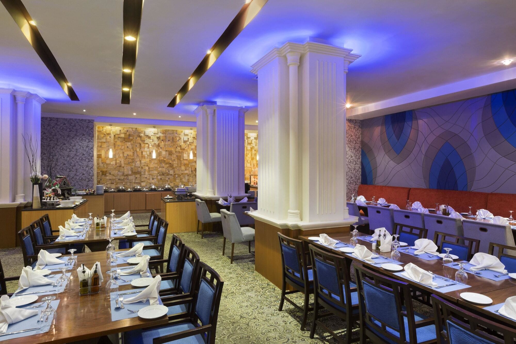 Ramada Hotel & Suites By Wyndham Al Qassim Al Bukayriah Esterno foto The restaurant